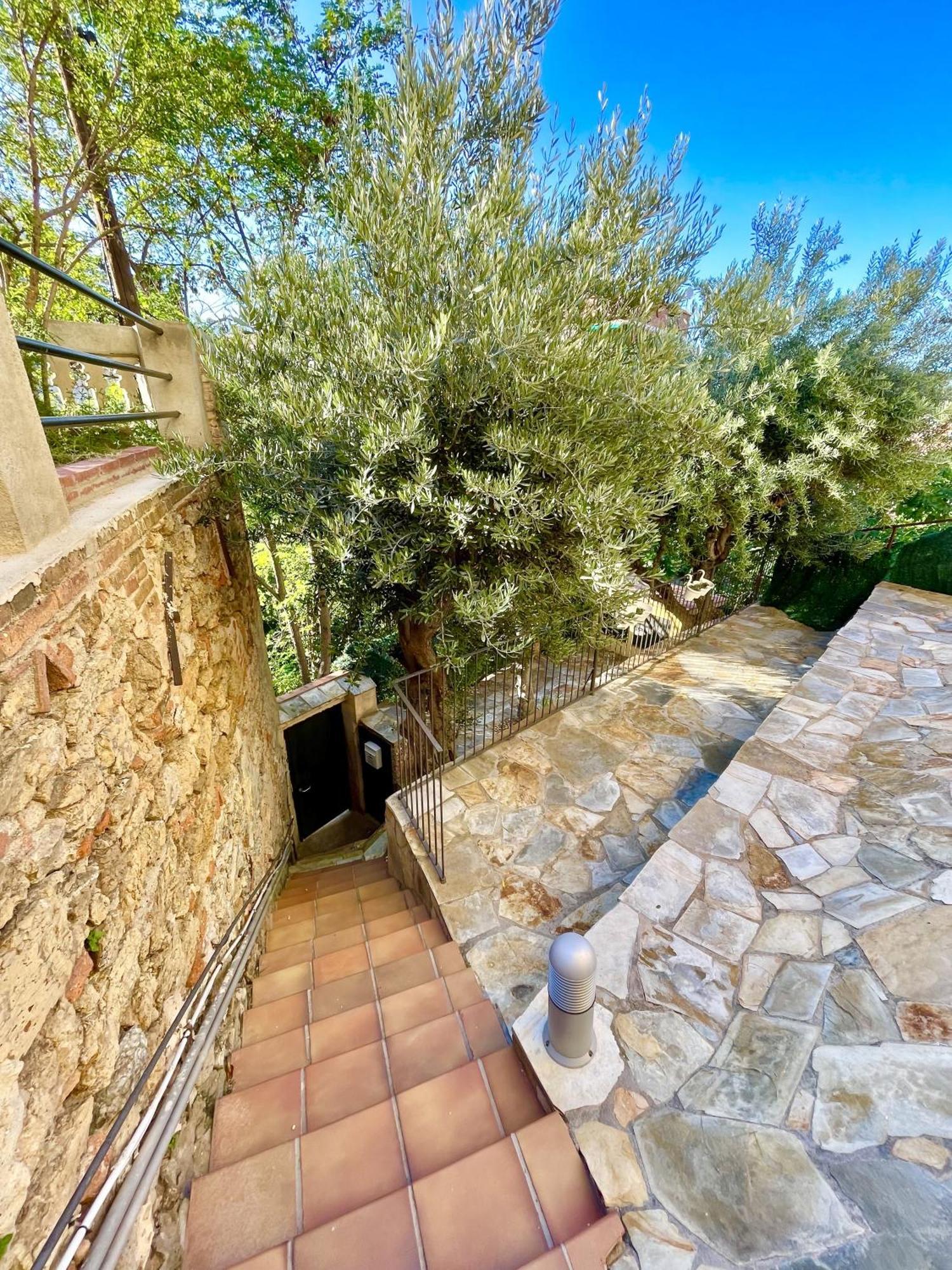 Casa Independientegardenviews2 Bedrooms Барселона Екстериор снимка